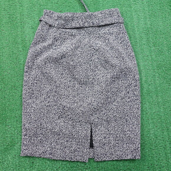 EXPRESS BLACK AND WHITE SKIRT WOMENS SIZE XS PETITE - Picture 4 of 7